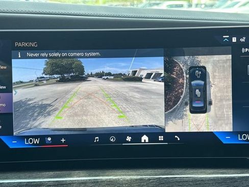 Used 2026 BMW 760i xDrive w/ Executive Package AWD/4WD image 25
