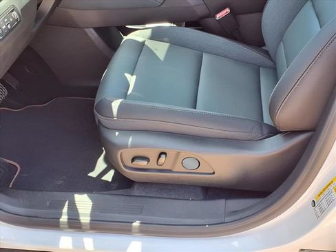 New 2026 GMC Terrain AT4 w/ Technology Package II AWD/4WD image 23