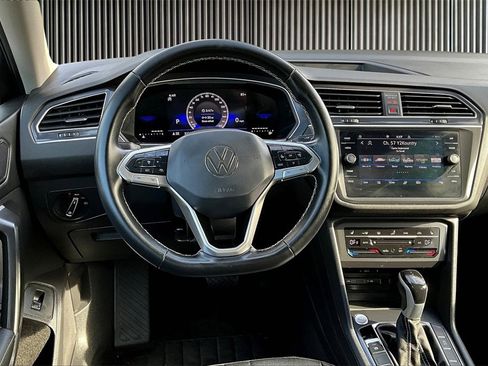 Used 2024 Volkswagen Tiguan SE image 5