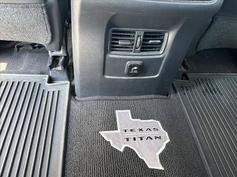 Used 2017 Nissan Titan SV RWD image 17
