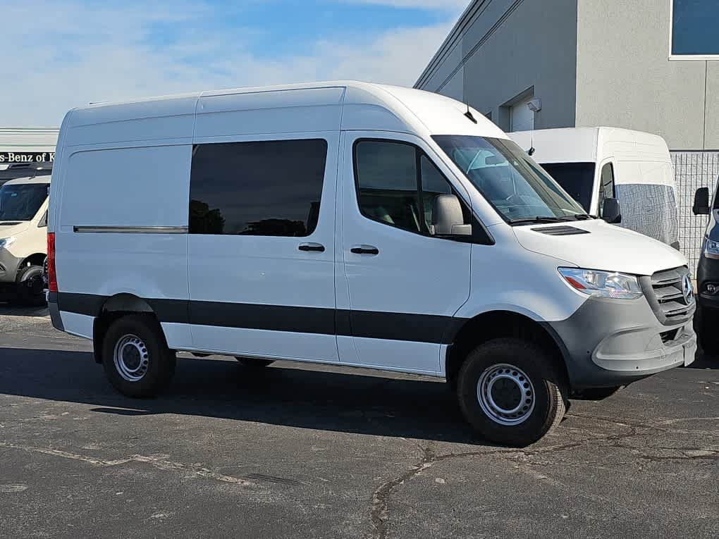 Used 2021 Mercedes-Benz Sprinter 2500 image 2