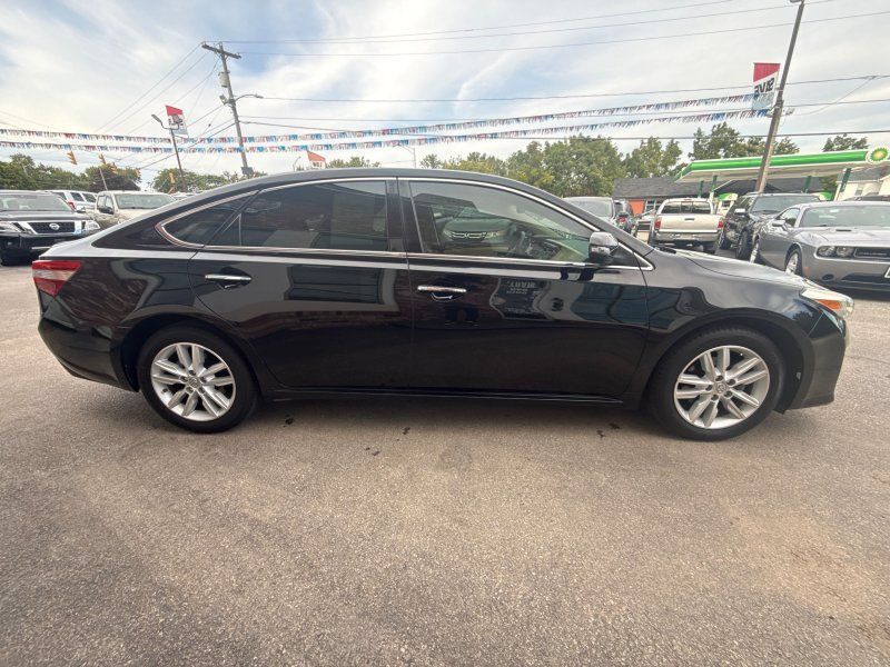 Used 2013 Toyota Avalon XLE Premium FWD image 4