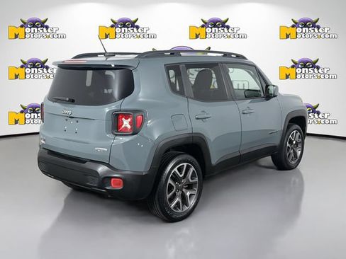 Used 2016 Jeep Renegade Latitude w/ Popular Equipment Group AWD/4WD image 5
