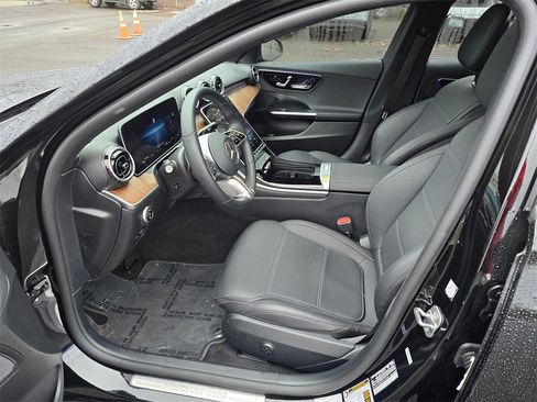 Used 2025 Mercedes-Benz C 300 4MATIC Sedan image 21