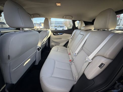 Used 2022 Nissan Rogue Sport SL image 15