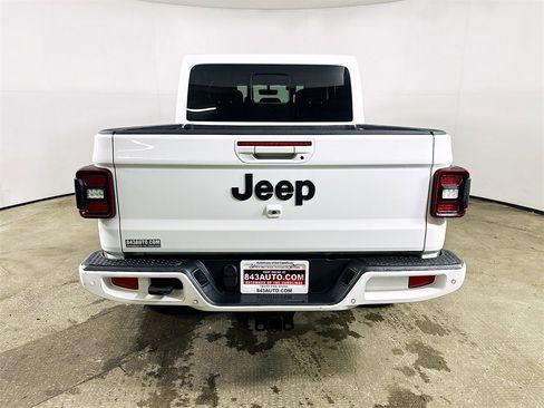Used 2023 Jeep Gladiator Overland image 35