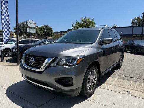 Used 2018 Nissan Pathfinder S FWD image 5