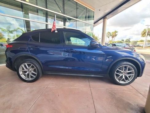 Used 2018 Alfa Romeo Stelvio Ti Sport AWD/4WD image 4