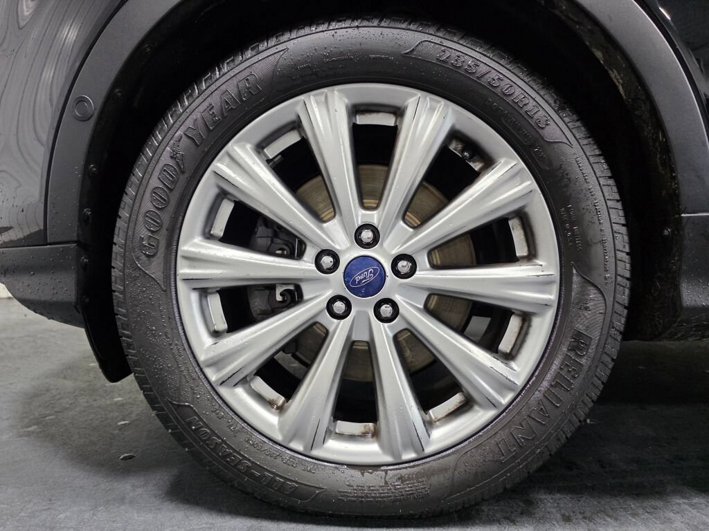 Used 2017 Ford Escape Titanium w/ Equipment Group 301A AWD/4WD image 5