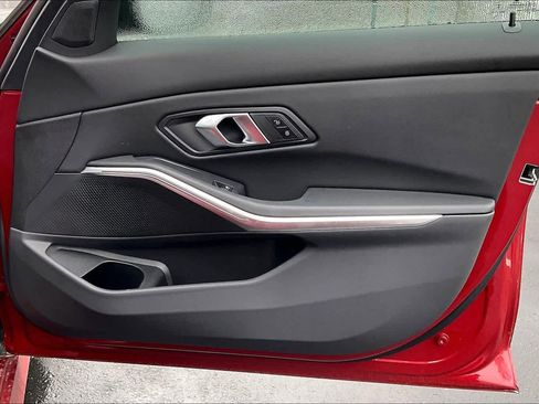 Used 2026 BMW 330i Sedan w/ M Sport Package image 25