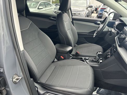 Used 2023 Volkswagen Taos SE w/ Black Wheel Package image 26