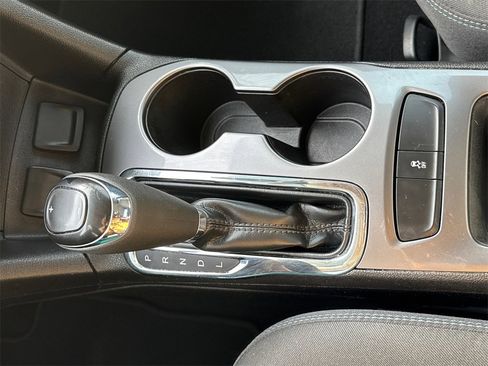 Used 2018 Chevrolet Cruze LT w/ Convenience Package image 30