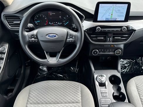 Used 2020 Ford Escape SE image 30