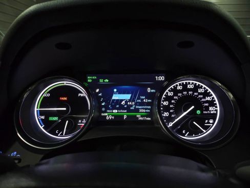 Used 2019 Toyota Camry XLE image 23