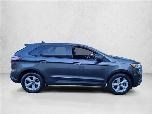 Used 2020 Ford Edge SE FWD image 4