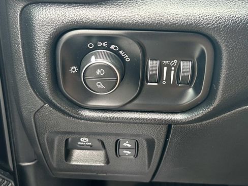 Used 2021 RAM 1500 Laramie AWD/4WD image 43