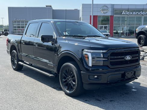 Used 2025 Ford F150 Lariat w/ Equipment Group 501A Mid AWD/4WD image 1