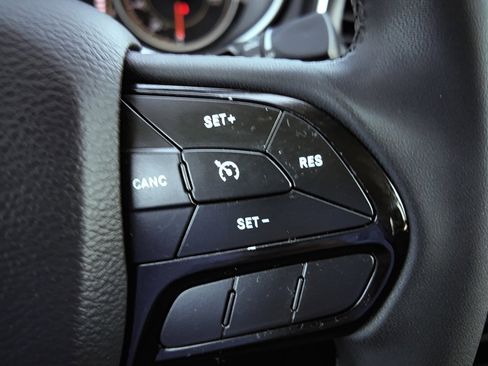 Used 2020 Jeep Cherokee Latitude Plus image 10