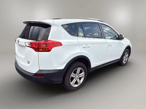Used 2013 Toyota RAV4 XLE AWD/4WD image 5