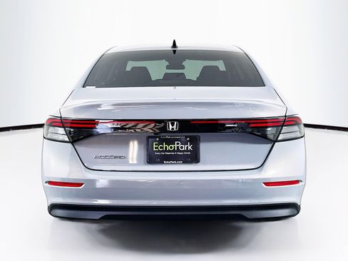 Used 2025 Honda Accord SE image 7