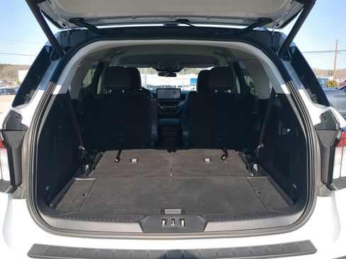 Certified 2025 Ford Explorer Active w/ Active Comfort Package image 11