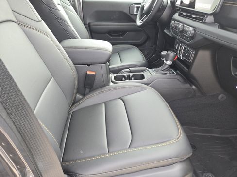 New 2026 Jeep Gladiator Sport image 12