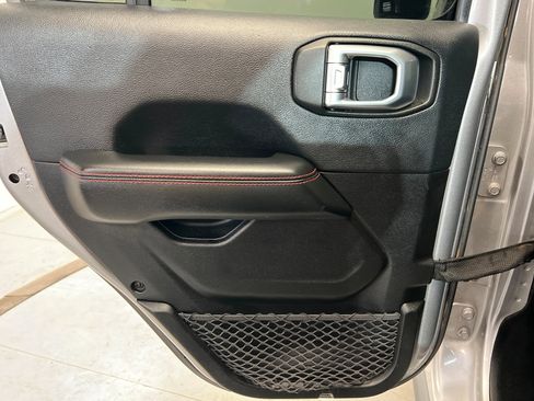 Used 2018 Jeep Wrangler Unlimited Rubicon image 18