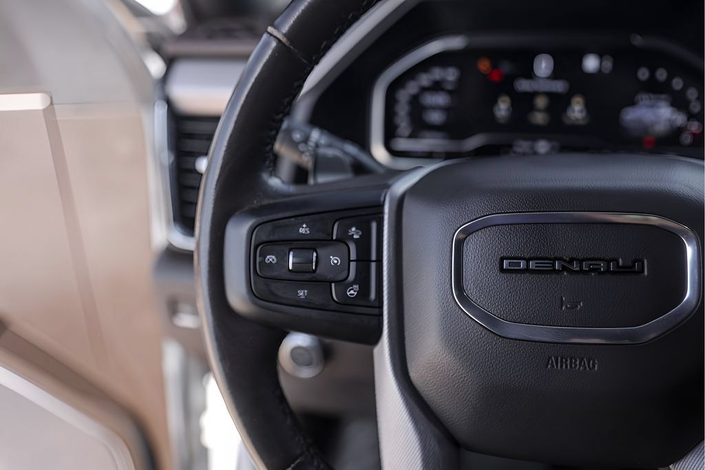 Used 2022 GMC Sierra 1500 Denali AWD/4WD image 17