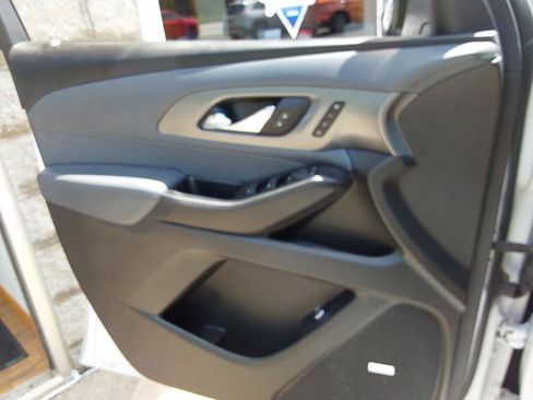 Used 2021 Chevrolet Traverse Premier w/ LPO, Floor Liner Package AWD/4WD image 26
