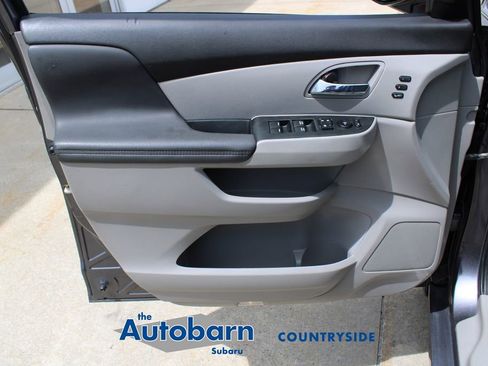 Used 2015 Honda Odyssey Touring Elite image 9
