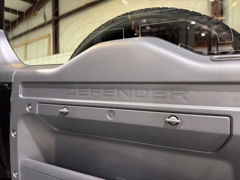 Used 2024 Land Rover Defender 110 X-Dynamic SE image 37