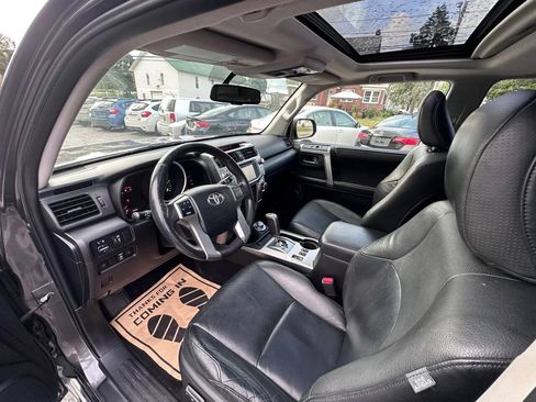 Used 2012 Toyota 4Runner Limited AWD/4WD image 9