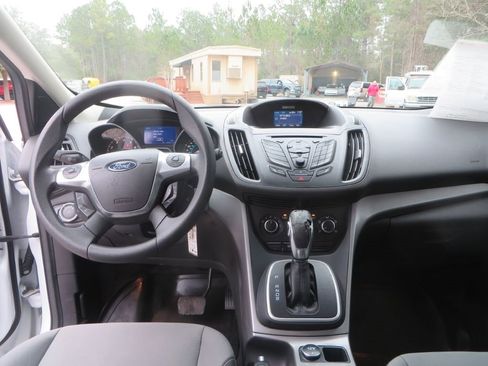 Used 2013 Ford Escape SE w/ Class II Trailer Tow Pkg image 12