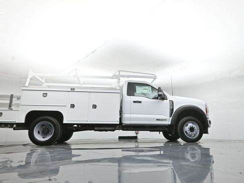 New 2025 Ford F450 XL w/ XL Chrome Package image 7