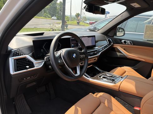 Used 2024 BMW X5 sDrive40i w/ Premium Package RWD image 9