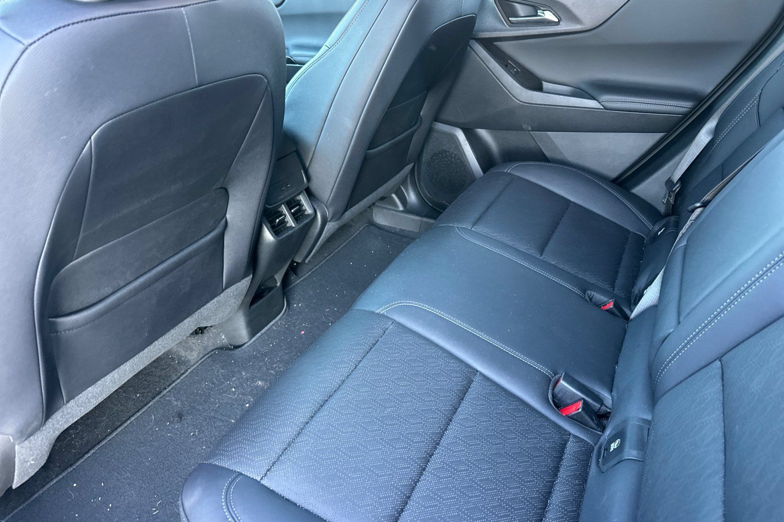 Used 2025 Chevrolet Equinox LT w/ Convenience Package II FWD image 14