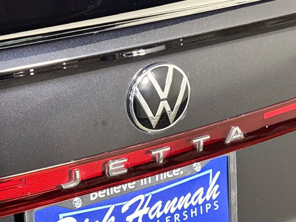 Certified 2025 Volkswagen Jetta Sport FWD image 24