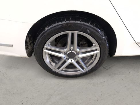 Used 2013 Volkswagen Passat TDI SEL Premium image 9