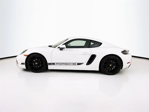 Used 2025 Porsche 718 Cayman image 2