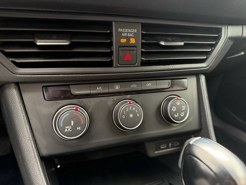 Used 2021 Volkswagen Jetta S image 19