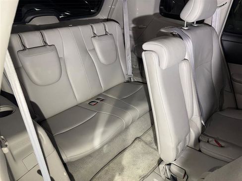 Used 2010 Toyota Highlander SE image 14