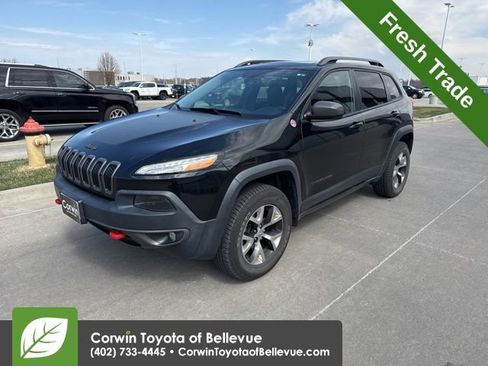Used 2016 Jeep Cherokee Trailhawk w/ Comfort/Convenience Group image 8