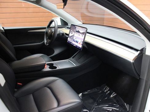 Used 2023 Tesla Model Y Long Range image 21