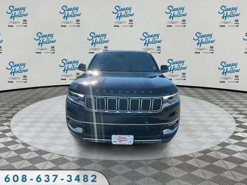 Used 2022 Jeep Wagoneer Series III w/ Flexible Seating Group AWD/4WD image 2