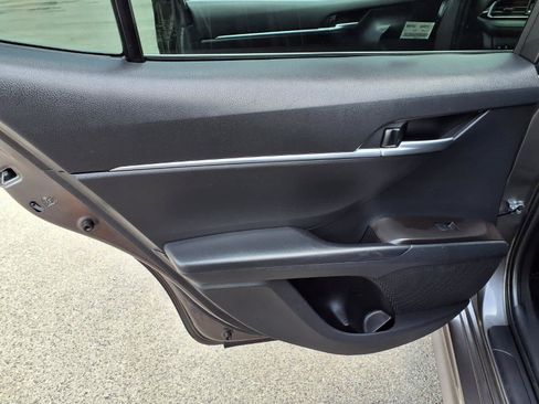 Used 2024 Toyota Camry SE FWD image 9
