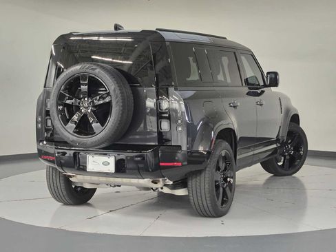 Used 2026 Land Rover Defender 110 X-Dynamic SE AWD/4WD image 2