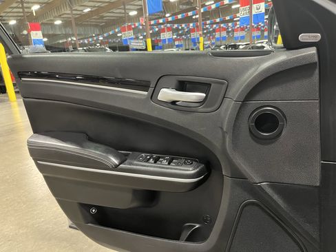 Used 2021 Chrysler 300 S image 24