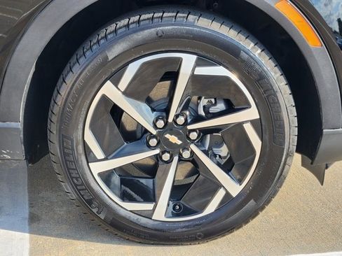 Used 2025 Chevrolet Equinox EV LT image 10