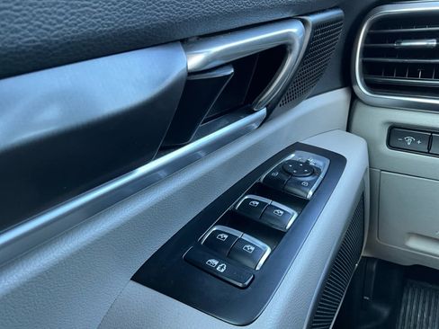 Used 2024 Kia Telluride S w/ S Sunroof Package image 22