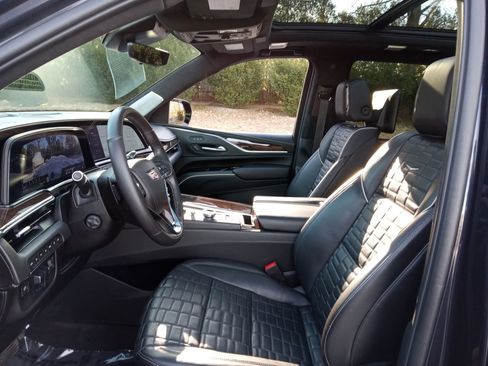 Used 2023 Cadillac Escalade Sport Platinum w/ LPO, ONYX Package image 11